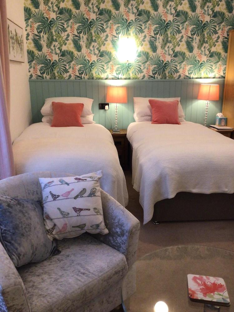 Birchleigh Guest House Grange-over-Sands Εξωτερικό φωτογραφία